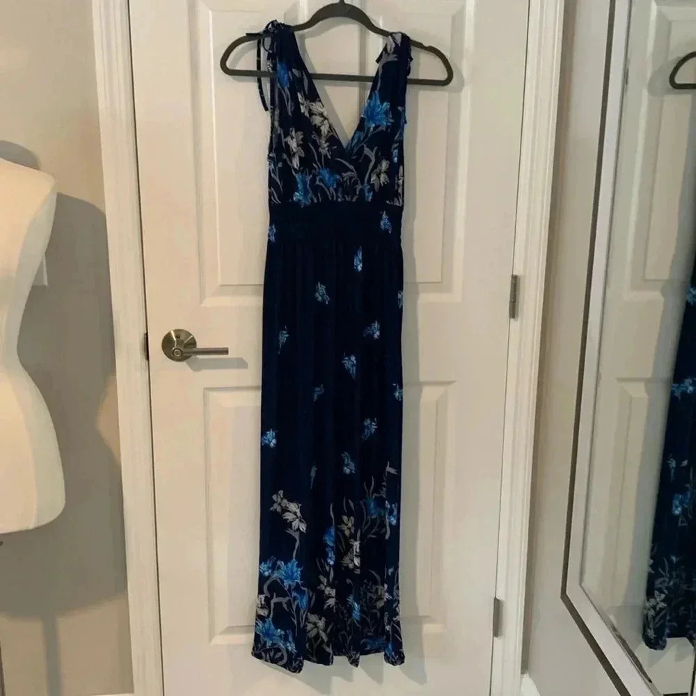 Seven Islands floral maxi dress size medium